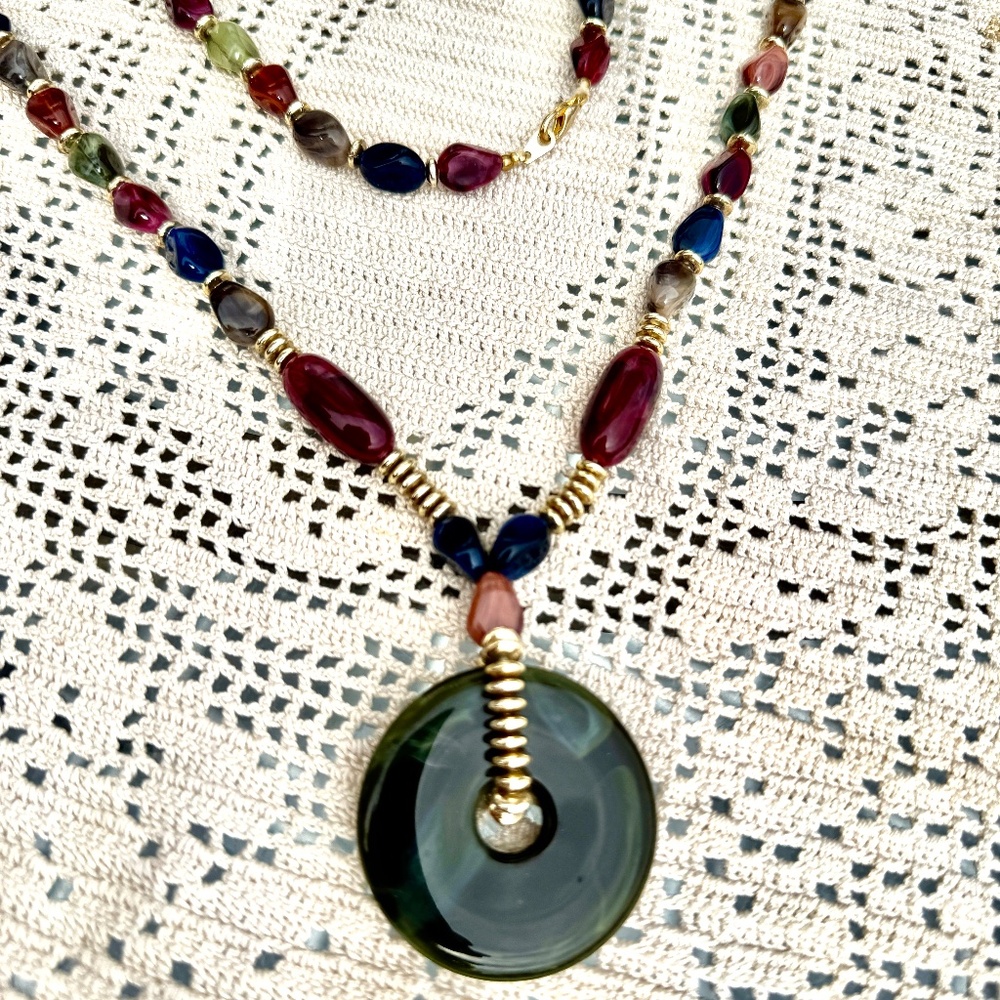 Vintage Green Jade Donut Pendant Beaded Necklace